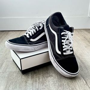 Vans Old Skool Women’s 11 / Men’s 9.5 . not NWT . worn
